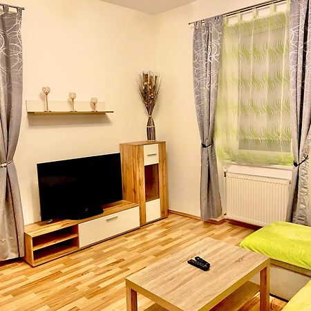 Burgblick Apartment- 60Qm, Kueche, Waschmaschine, Streamingdienste Seebenstein Eksteriør billede