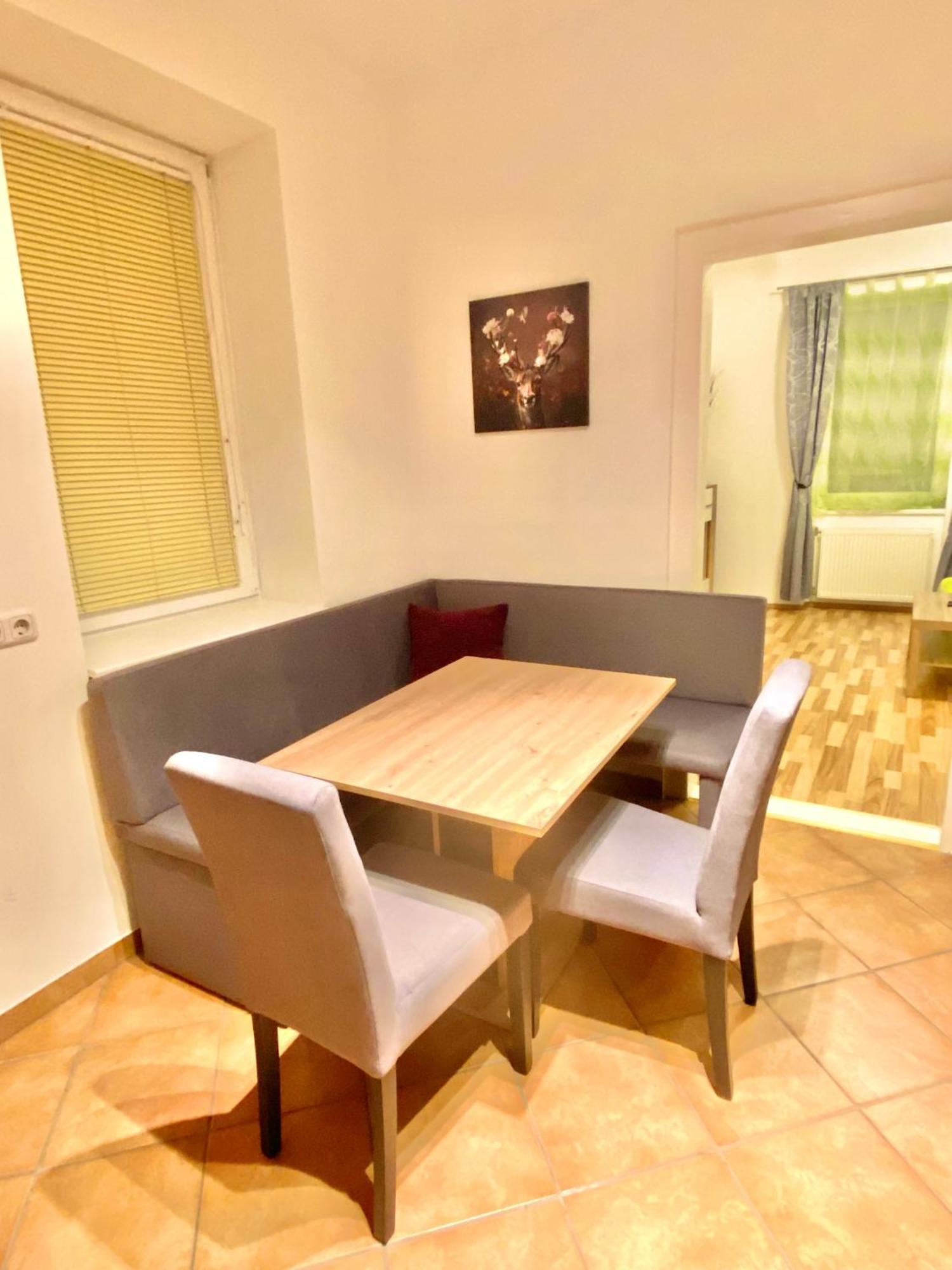 Burgblick Apartment- 60Qm, Kueche, Waschmaschine, Streamingdienste Seebenstein Eksteriør billede