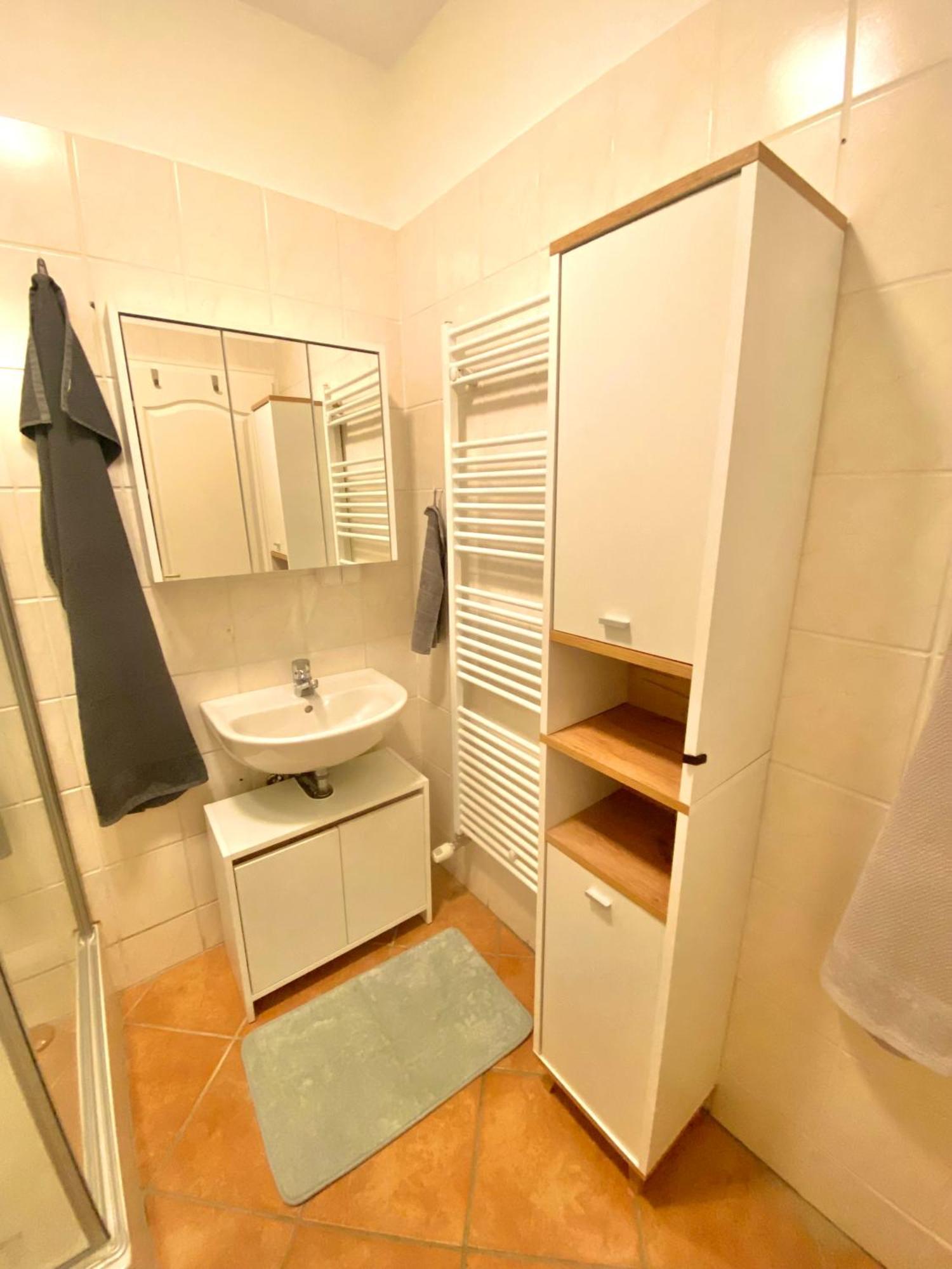 Burgblick Apartment- 60Qm, Kueche, Waschmaschine, Streamingdienste Seebenstein Eksteriør billede